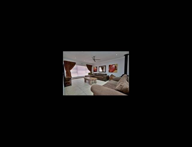 3 bed property to rent in DUYNEFONTEIN